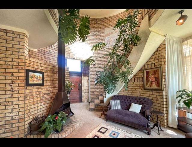 4 BEDROOM HOUSE FOR SALE IN SUNWARD PARK